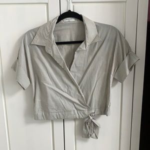 Babaton Cropped deep-v Oxford